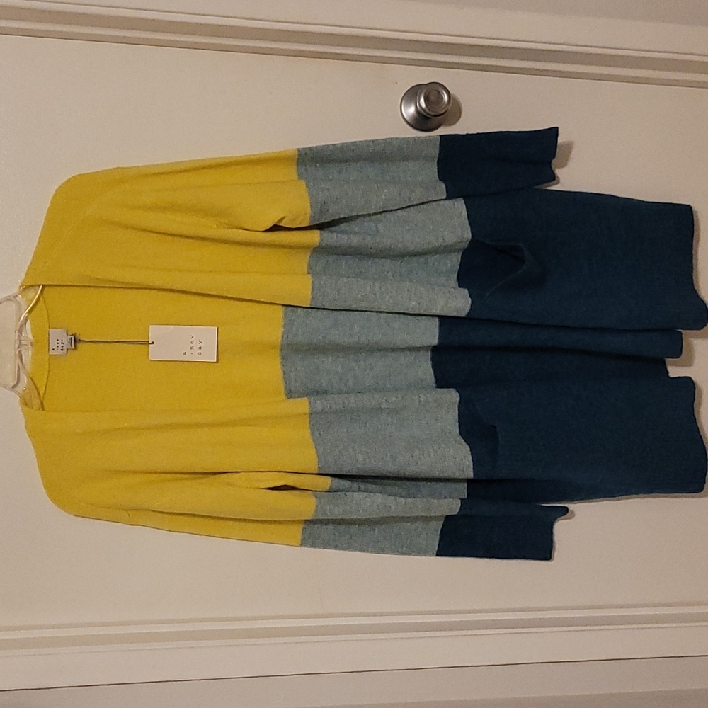 Woman's Cardigan Style Sweater - Size M - NWT - A New Day Brand